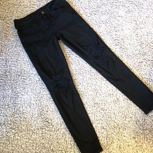 American Eagle 🦅 distressed skinny jeans